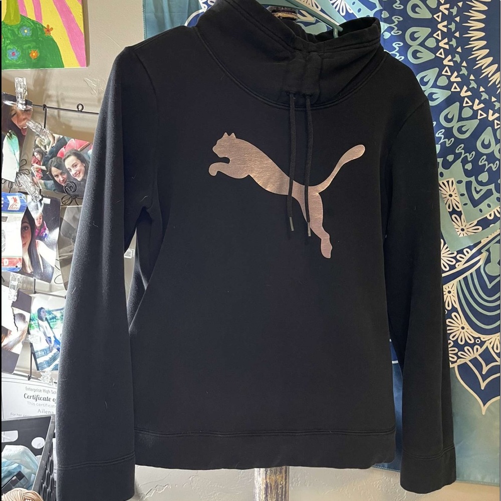Black puma sweatshirt!